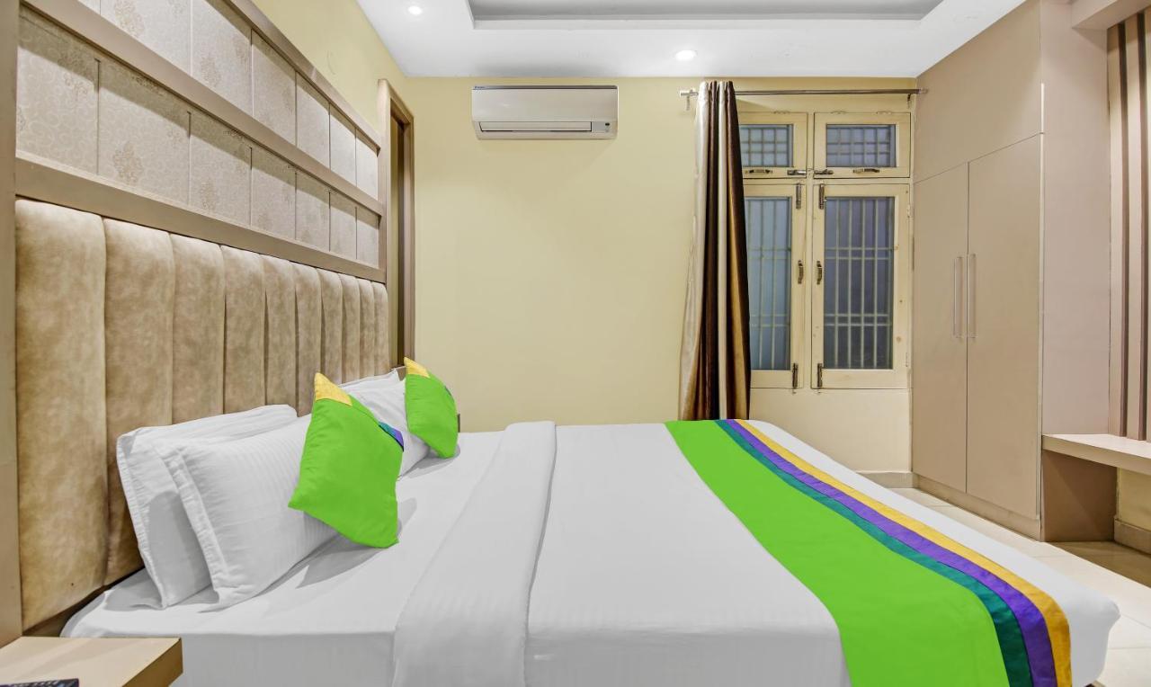 Itsy Hotels Amrita Raghunath Bazaar Jammu Exterior photo